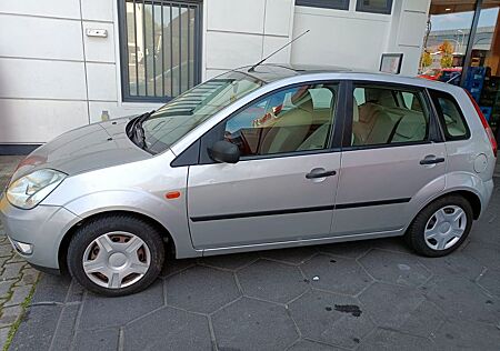 Ford Fiesta 1,3 51kW Ghia Ghia