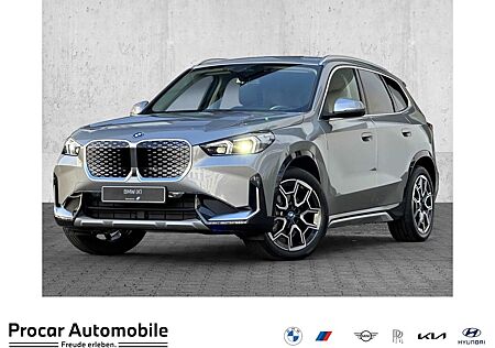 BMW iX1 xDrive30 X-Line PANO AHK DA+ PA+ H/K 19"