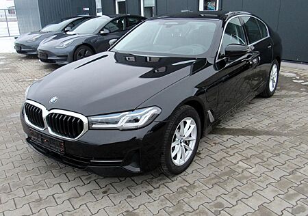 BMW 530e xDrive Limousine Laser, HUD, ACC, DAB, Hifi