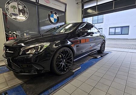 Mercedes-Benz CLA 200 -