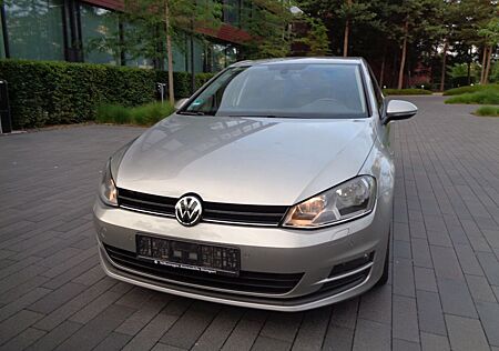 VW Golf Volkswagen VII Lim. Cup BMT- Navi