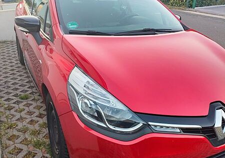 Renault Clio mit Anhängerkupplung