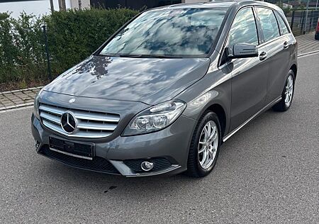 Mercedes-Benz B 180 BlueEFFICIENCY Navi, Kamera, Klima