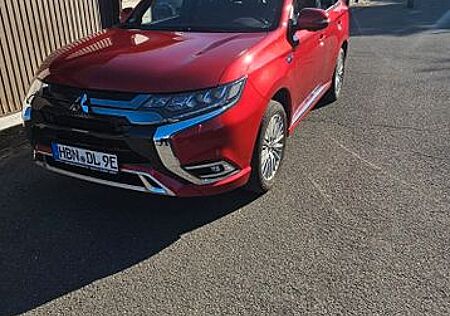 Mitsubishi Plug in Hybrid Outlander Plug-in Hybrid Outlander 2.4 MIVEC PLUG-IN H.