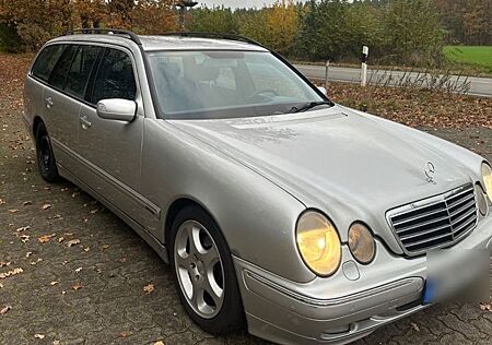 Mercedes-Benz E 220 CDI T AVANTGARDE