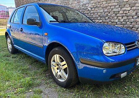 VW Golf Volkswagen 1.4 16V TÜV NEU