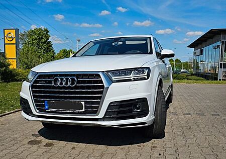 Audi Q7 3.0 TDI quattro tiptronic - Siebensitzer