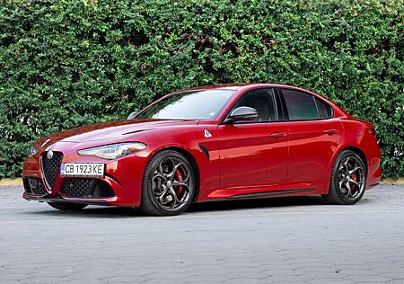 Alfa Romeo Giulia 2.9 V6 Bi-Turbo 375 kW AT8 Quadrifogl...