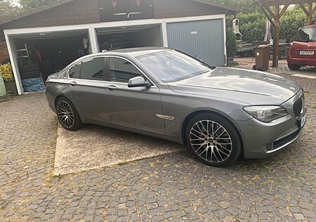 BMW 750i -
