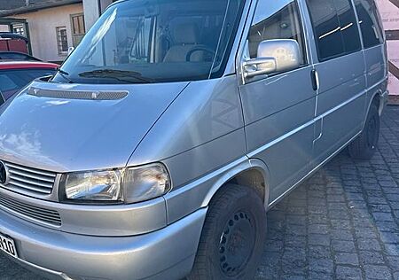VW T4 Caravelle Volkswagen 2.5 TDI 75kW Standard