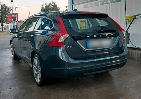 Volvo V60 D3 Kombi, Automatik, Top gepflegt!