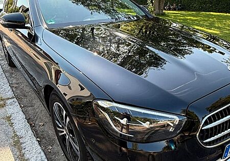 Mercedes-Benz E 220 E 220d inkl. Taxivorrüstung Fahrzeug Neu