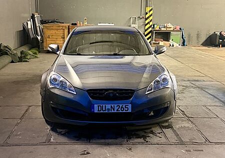 Hyundai Genesis 2.0T - Schalter, Breitbau
