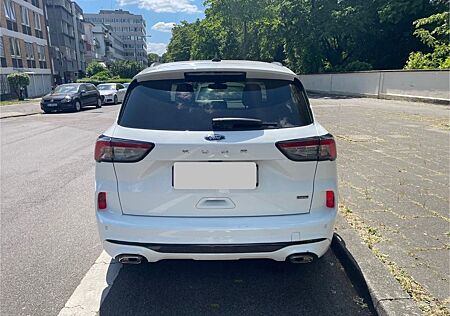 Ford Kuga PHEV ST-Line X 1. Hand TÜV neu Scheckheftg.