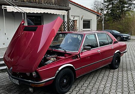 BMW 520 E12 mit Wertgutachten