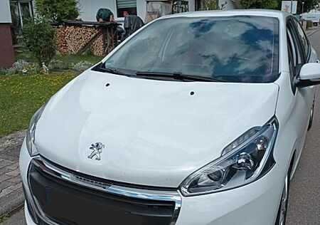 Peugeot 208 PureTech 82 Active Active