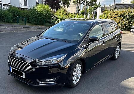Ford Focus Turnier Titanium 1.5TDCI Autom. Navi AHK