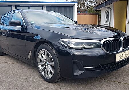 BMW 530d xD aut. ~LEDER~ LED~ AHK~ Live Cokpid Pro