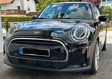 Mini ONE Automatik Blackyard