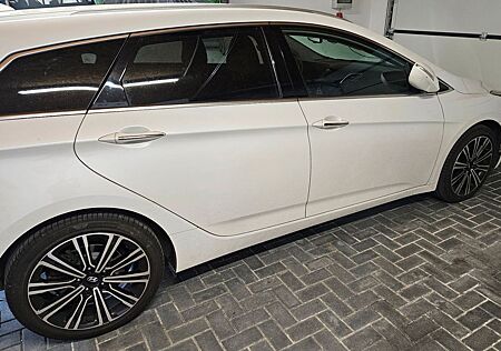 Hyundai i40 1.7 CRDi 104kW blue Premium Premium