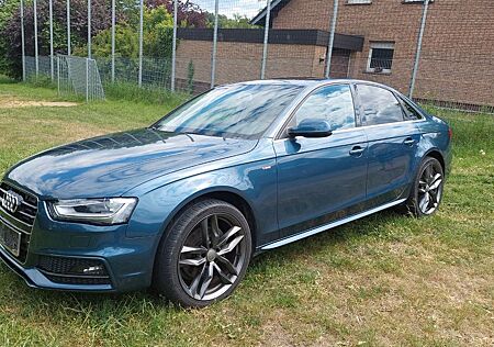 Audi A4 2.0 TFSI S tronic quattro S line S line