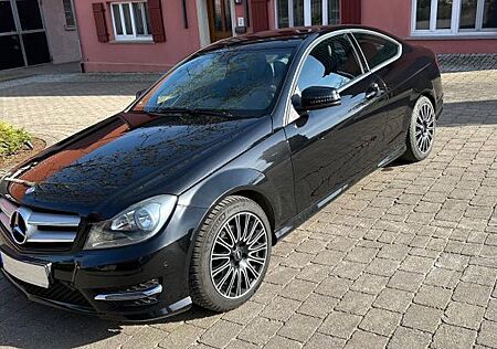 Mercedes-Benz C 250 Coupé Autom. 8fach bereift, Sportpaket