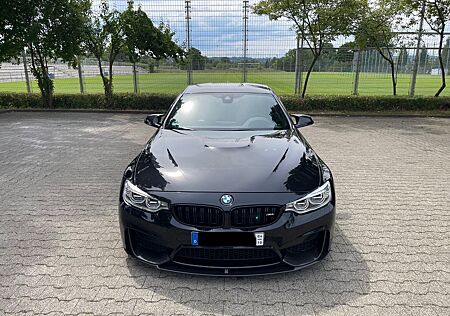 BMW M4 unfallfrei deutsch M Performance Carbon