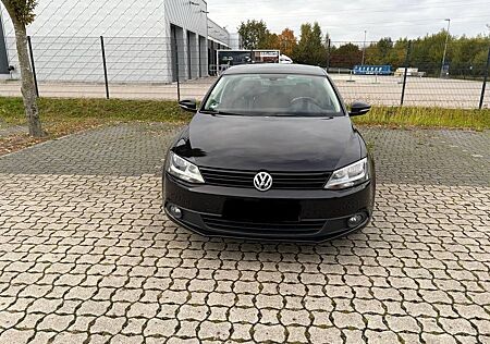 VW Jetta Volkswagen 1.6 TDI MATCH MATCH