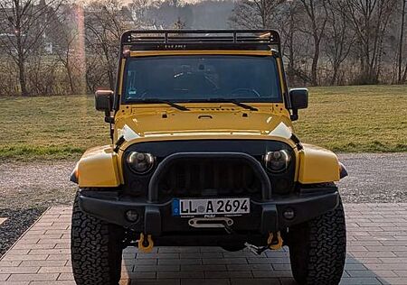 Jeep Wrangler Unlimited Sahara 2.8 CRD Autom. *UMBAU*