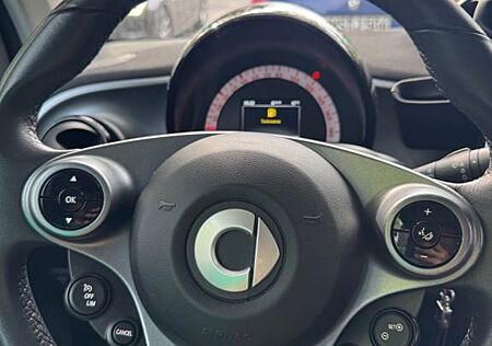 Smart ForTwo Cabrio weiß /grau 90PS