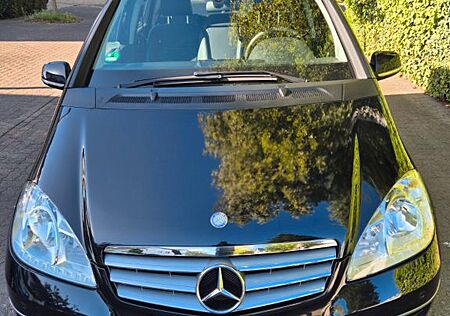Mercedes-Benz A 180 ELEGANCE Autotronic ELEGANCE
