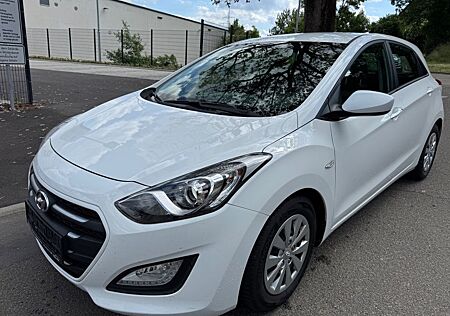 Hyundai i30 blue Classic Klima Elk. Fensterheber Euro 6