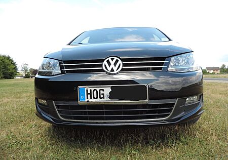 VW Sharan Volkswagen 2.0 TDI Style/ 7Sitzer/ AHK/NAV/Pano/