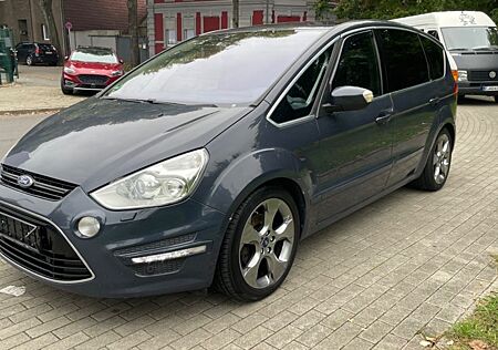 Ford S-Max Titanium