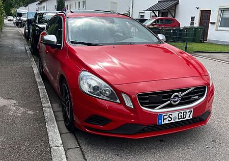Volvo V60 D5 AWD Geartronic RDesign TÜV 03/2027