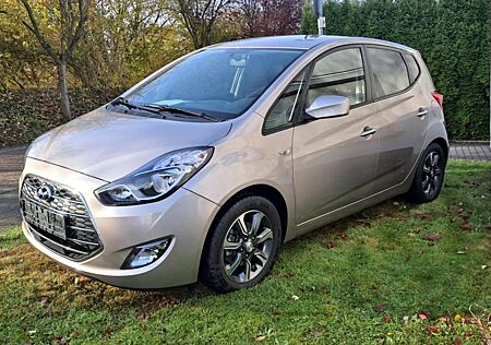 Hyundai ix20 1.6 Space Plus-Paket +Winterräder