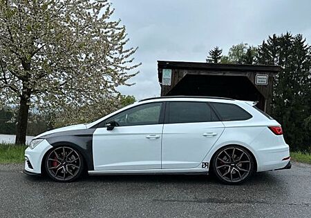 Seat Leon CUPRA ST 300 4Drive ohne OPF
