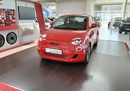 Fiat 500E Red Android Auto/AppleCarPlay