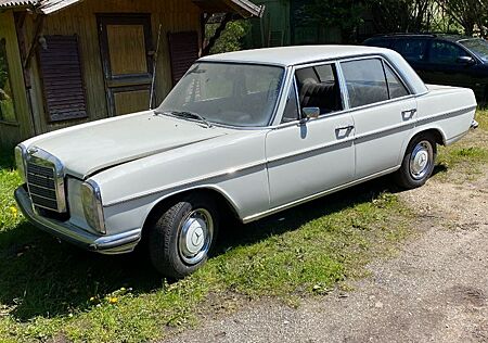 Mercedes-Benz 230 W114 EU-Papiere