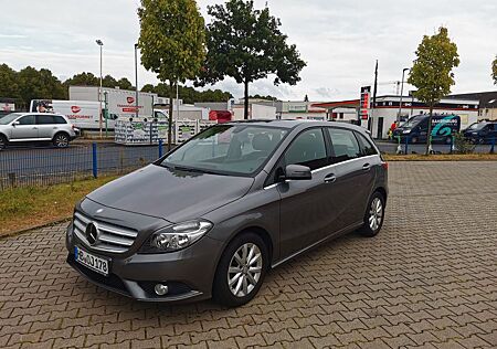 Mercedes-Benz B 200 -