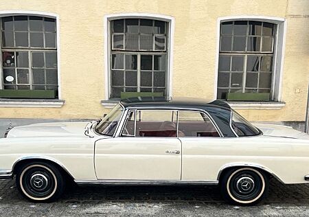 Mercedes-Benz 220 seb Coupé