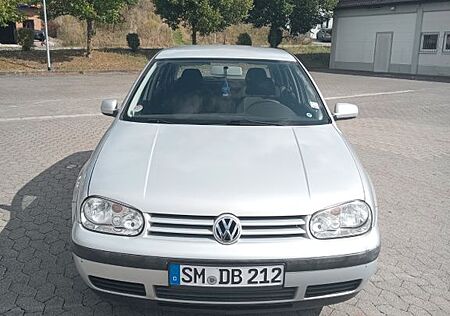 VW Golf Volkswagen 1.6 Basis