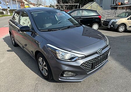 Hyundai i20 1.2 Advantage/ PDC/ Kamera