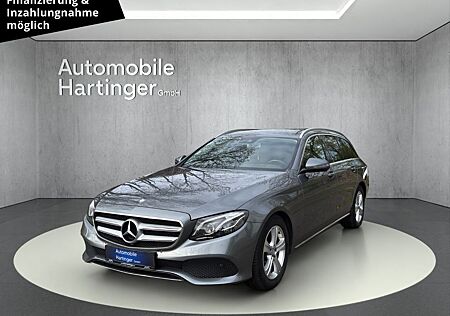 Mercedes-Benz E 200 T-Modell Niveau Navi El. Heckklappe Mehrzo