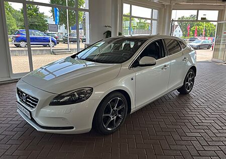 Volvo V40 D2 Ocean Race Xenon Leder Navi PDC Cam Pano