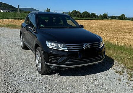 VW Touareg Volkswagen 3.0 V6 TDI SCR Tiptronic - R Line