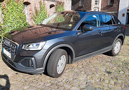 Audi Q2 35 TFSI S tronic - Rentnerfahrzeug, TOP