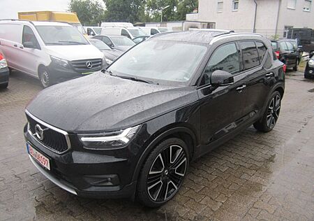 Volvo XC 40 XC40 Momentum AWD