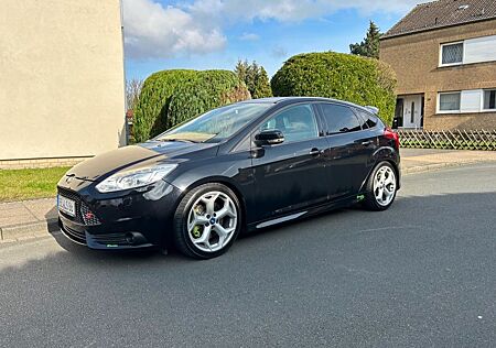 Ford Focus 2,0 EcoBoost ST Leder-Sport-Paket ST