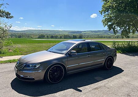 VW Phaeton Volkswagen 4.2 V8 4MOTION Tiptronic 4-Sitzer -